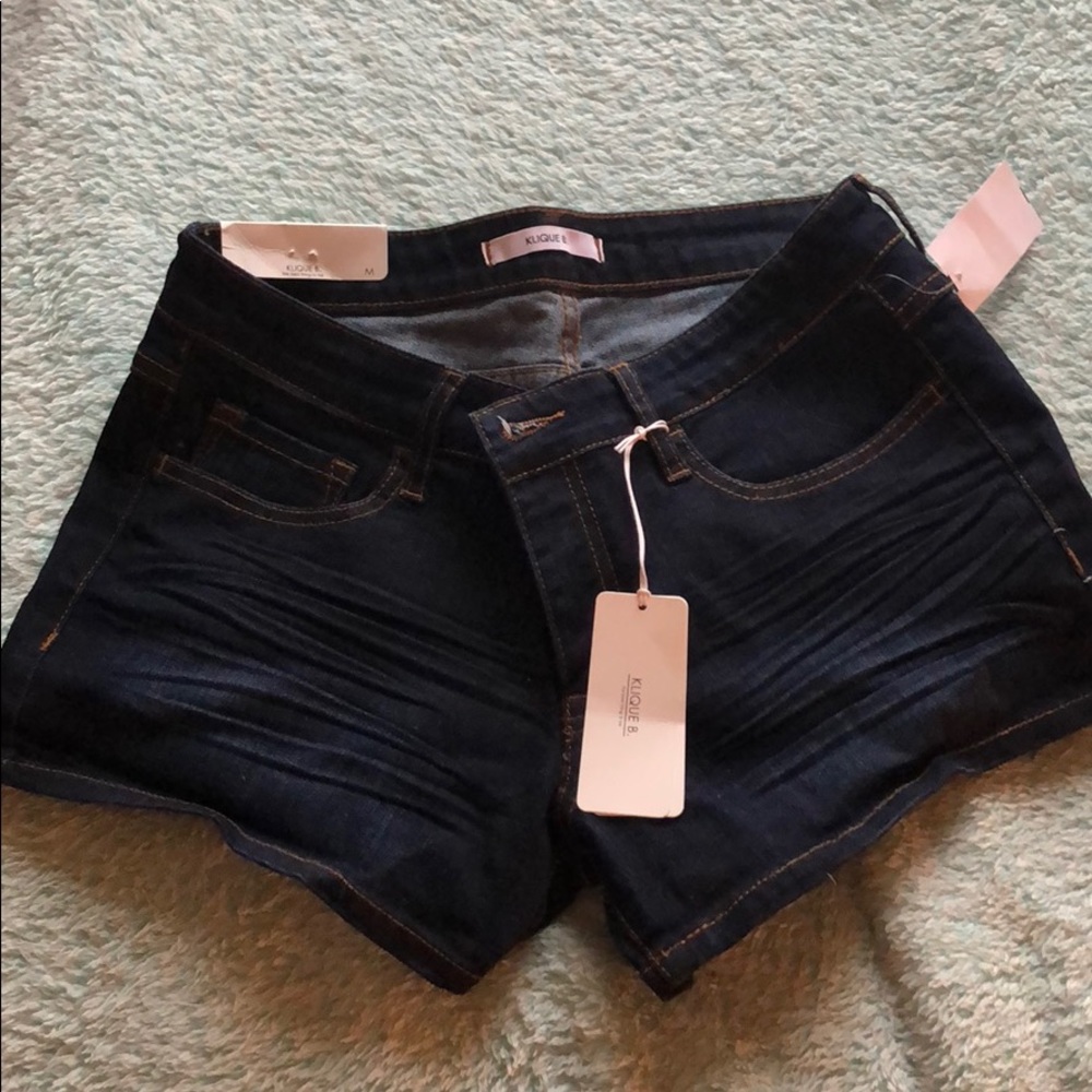 Mid rise short shorts